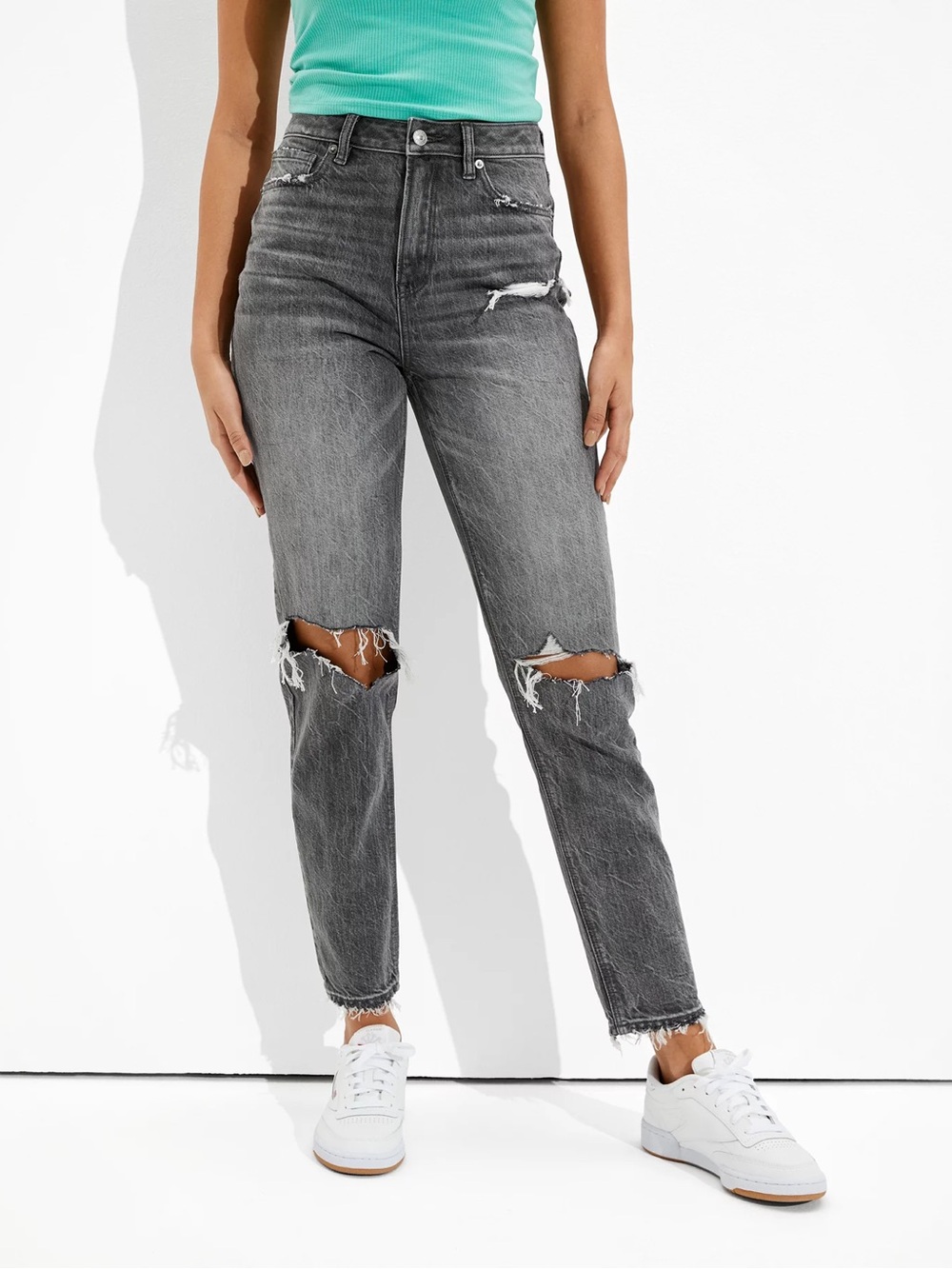 American Eagle Ripped Mom Jeans in Smoked Gray Size 6 Short